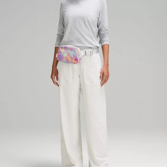 Lululemon NWOT Vapor Tie Dye belt bag - Picture 2 of 5